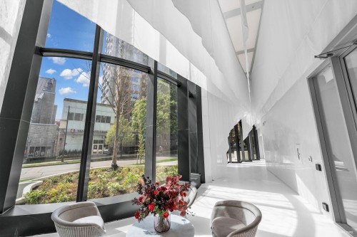 1033 Nelson Street, Vancouver, BC 