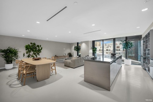 1033 Nelson Street, Vancouver, BC 