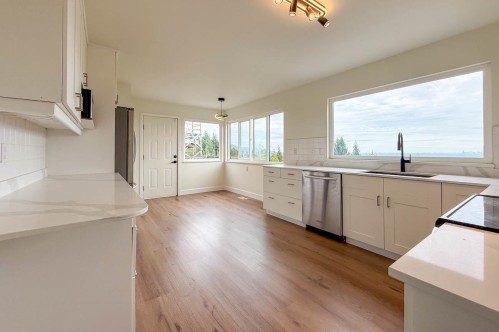 1350 Crestwell Road, West Vancouver, BC 
