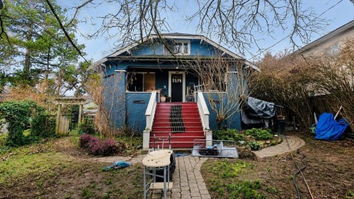 1217 Sixth Avenue  New Westminster, BC V3M 2C1