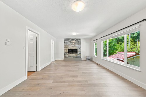 Main-5553 Nancy Greene Way , North Vancouver, BC V7R 4R6 3