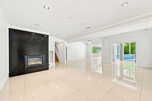 B-5553 Nancy Greene Way , North Vancouver, BC V7R 4R6 3