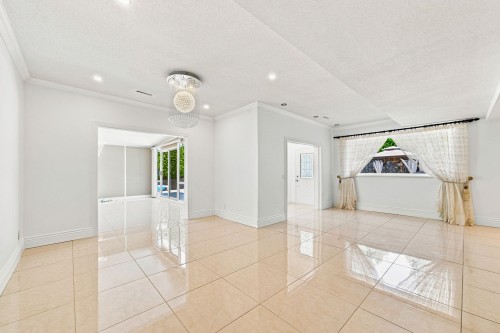 B-5553 Nancy Greene Way , North Vancouver, BC V7R 4R6 4