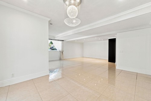 B-5553 Nancy Greene Way , North Vancouver, BC V7R 4R6 5