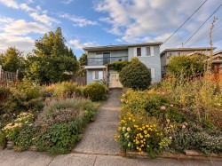 6551 Halifax Street Burnaby, BC V5B 2P9