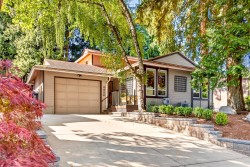 2996 Surf Crescent  Coquitlam, BC V3C 3S8