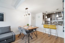517-618 Abbott Street  Vancouver, BC V6B 0C1
