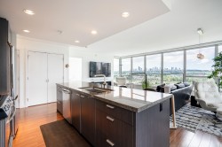 1904-2200 Douglas Road Burnaby, BC V5C 0G8