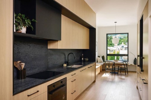 3-37940 Fourth Avenue  Squamish, BC V8B 0P7