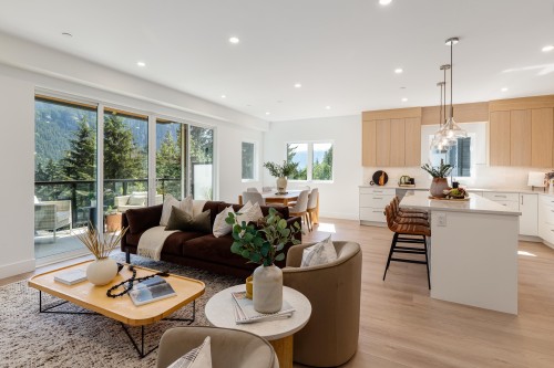 1-2096 Crumpit Woods Drive  Squamish, BC V8B 0T6
