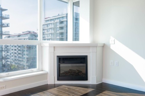 704-188 Esplanade E, North Vancouver, BC V7L 4Y1 3