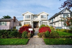 4xxxx-1 W 28th Avenue  Vancouver, BC V6S 1S7