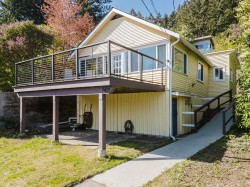 462 Central Avenue  Gibsons, BC V0N 1V1