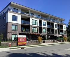 303-2277 Hawthorne Avenue Port Coquitlam, BC V3C 1W7