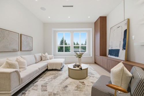 4-6070 Elgin Avenue, Burnaby, BC 