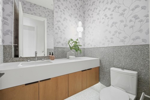 4-6070 Elgin Avenue, Burnaby, BC 