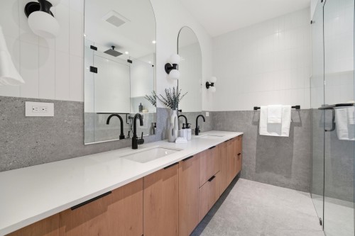 4-6070 Elgin Avenue, Burnaby, BC 