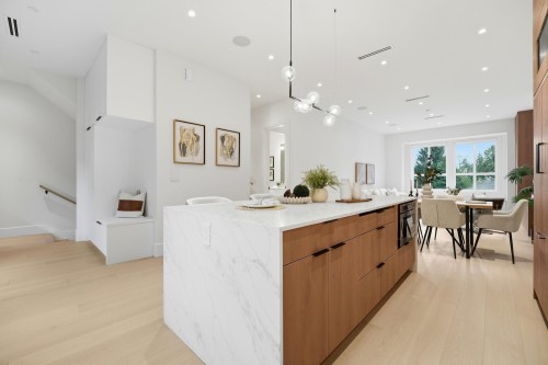 4-6070 Elgin Avenue, Burnaby, BC 