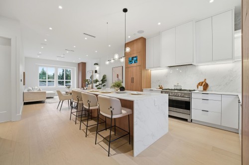 4-6070 Elgin Avenue, Burnaby, BC 