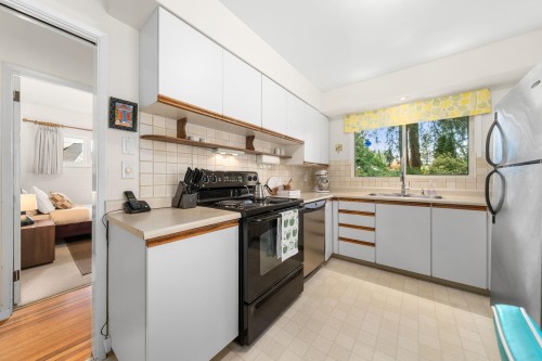 2011 Bridgman Avenue, North Vancouver, BC 