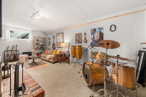 2011 Bridgman Avenue, North Vancouver, BC 