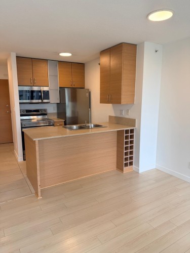 908-909 Mainland Street  Vancouver, BC V6B 1S3