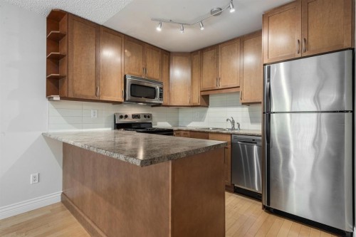401-2920 Ash Street  Vancouver, BC V5Z 4A6