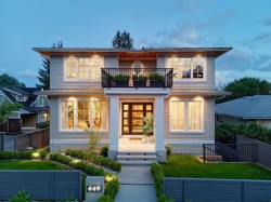 449 15th Street E North Vancouver, BC V7L 2R9
