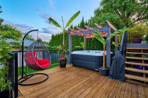 449 15Th Street E, North Vancouver, BC 