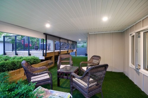 449 15Th Street E, North Vancouver, BC 