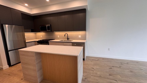 3xx-9688 University Crescent , Burnaby, BC V5A 0H5 3