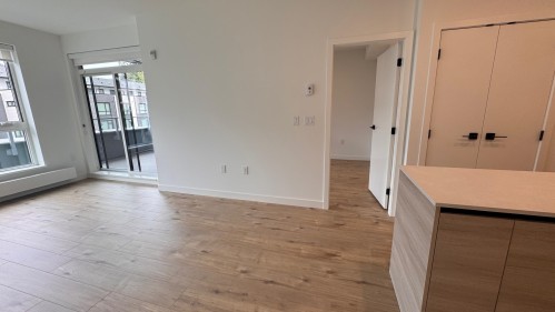 3xx-9688 University Crescent , Burnaby, BC V5A 0H5 5