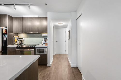 302-618 Langside Avenue, Coquitlam, BC 