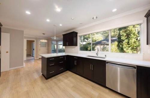 4000 W 33rd Avenue , Vancouver, BC V6N 2H7 3