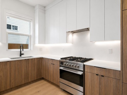 1907 40Th Avenue E, Vancouver, BC 