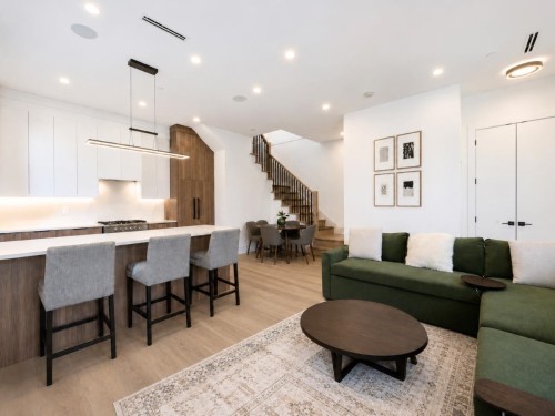 1907 40Th Avenue E, Vancouver, BC 