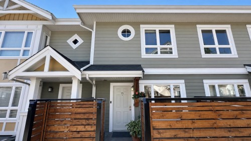 13-915 Tobruck Avenue  North Vancouver, BC V7P 1V9