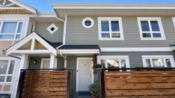 13-915 Tobruck Avenue  North Vancouver, BC V7P 1V9