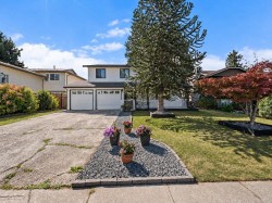 20360 Thorne Avenue Maple Ridge, BC V2X 8T9
