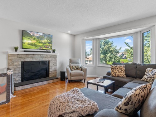 20360 Thorne Avenue, Maple Ridge, BC 