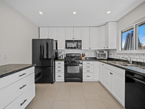 20360 Thorne Avenue, Maple Ridge, BC 
