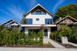 1-4579 11th Ave Avenue W Vancouver, BC V6R 2M5