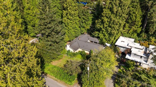 355 Mathers Avenue  West Vancouver, BC V7S 1H2