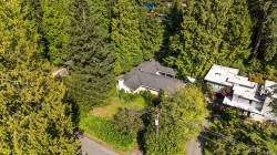 355 Mathers Avenue  West Vancouver, BC V7S 1H2