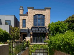 3305 Point Grey Road  Vancouver, BC V6R 1A4