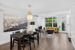 561 29th Avenue W Vancouver, BC V5Z 2H8
