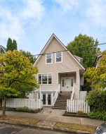 2537 Woodland Drive  Vancouver, BC V5N 3P4