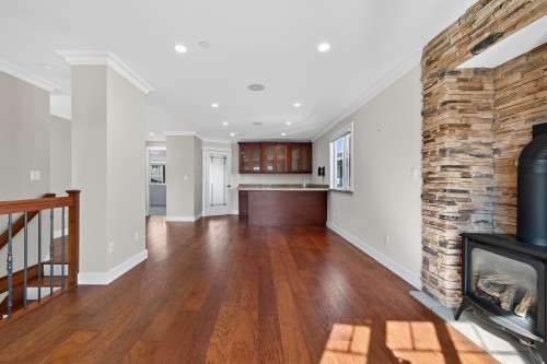 6167 Commercial Street, Vancouver, BC 