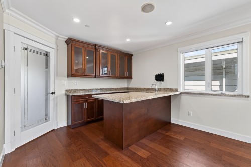 6167 Commercial Street, Vancouver, BC 