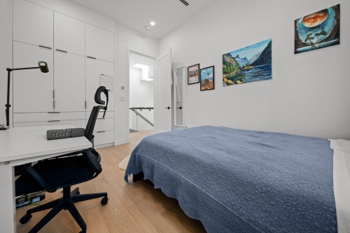 1438 17Th Avenue E, Vancouver, BC 